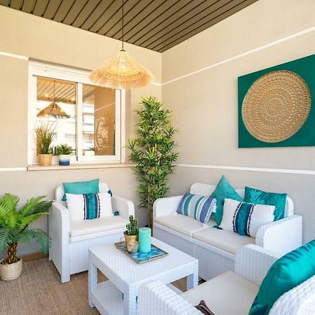 Charming Apartment On The Beach - Pool And Parking Málaga Dış mekan fotoğraf
